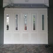 Pintu Garasi Wina Bandung